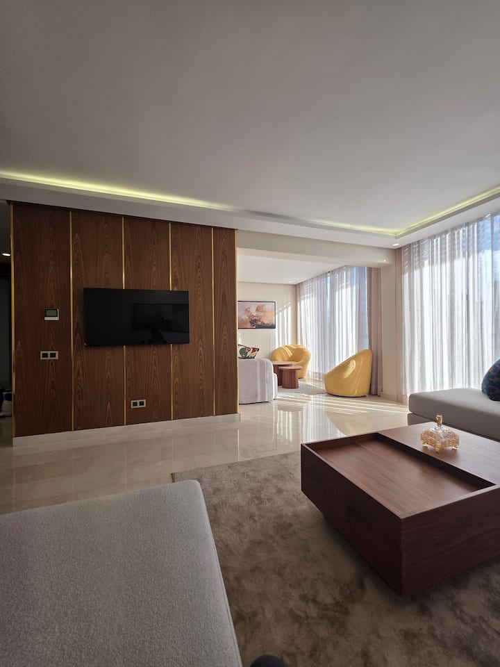 21# Spacious 3-brs Appt In Dt– Near Med V Stadium - Casablanca
