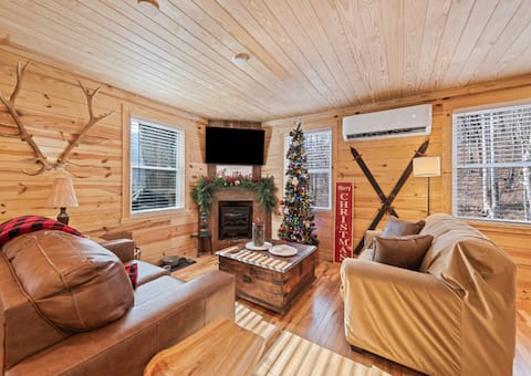 Top performing Airbnb: Mountain View Cottage-Cozy Charm, Pet Friendly in Maggie Valley