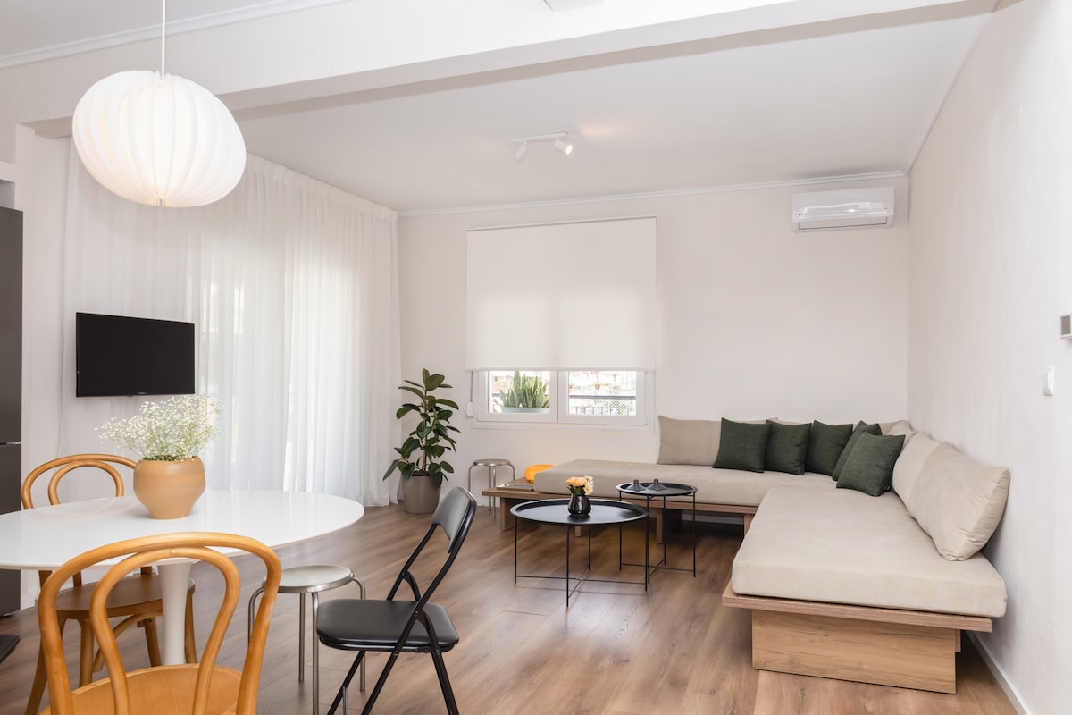 Curated visual reference: Visual Reference: St Dimitriou Panoramic Sea City View Penthouse
