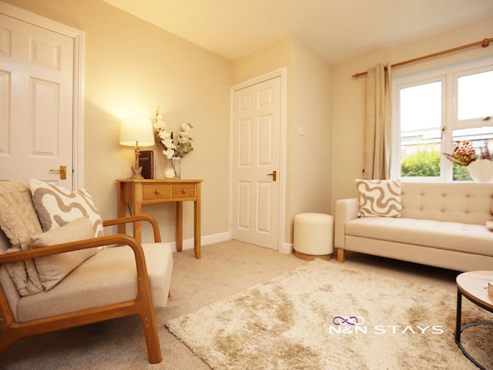 3 Bed House With Pvt Parking- Semington Near Bath - Bradford-on-Avon
