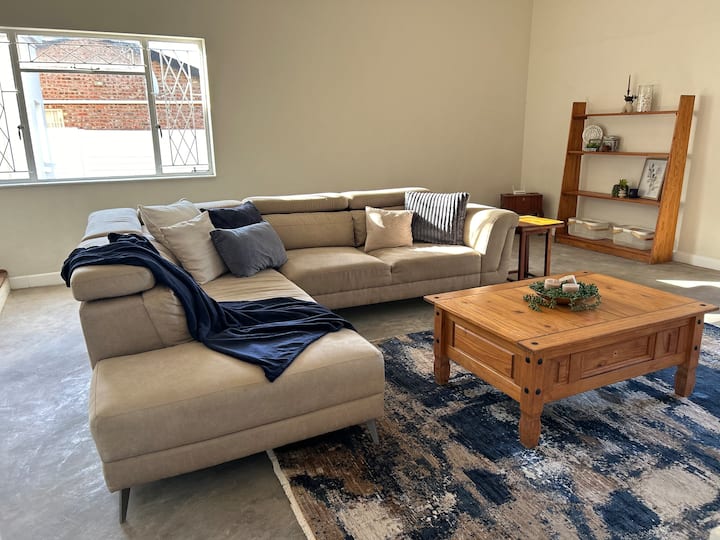 Spacious Modern 2-bedroom Coastal Home | Sleeps 4 - Port Alfred