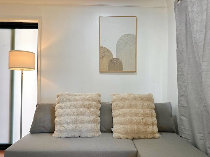 2b1b Guesthouse With Pool Nearby Garden City - Springwood