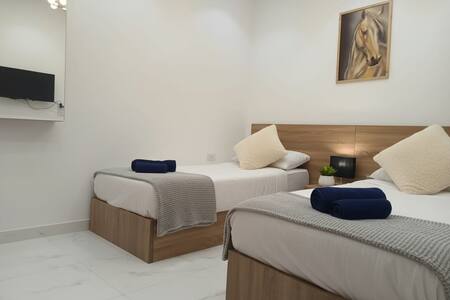406 · Sea view central luxury apartment 406