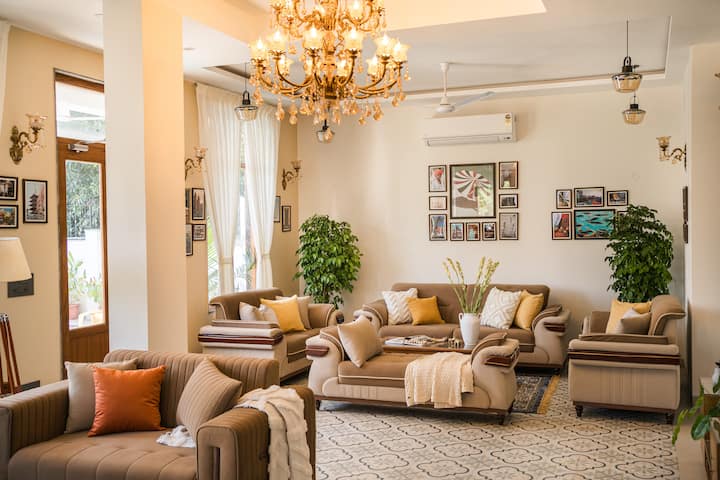 Living room image 8