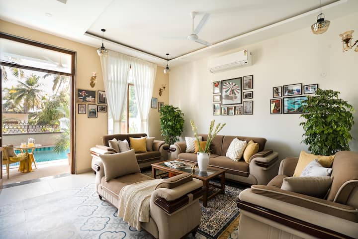 Living room image 10