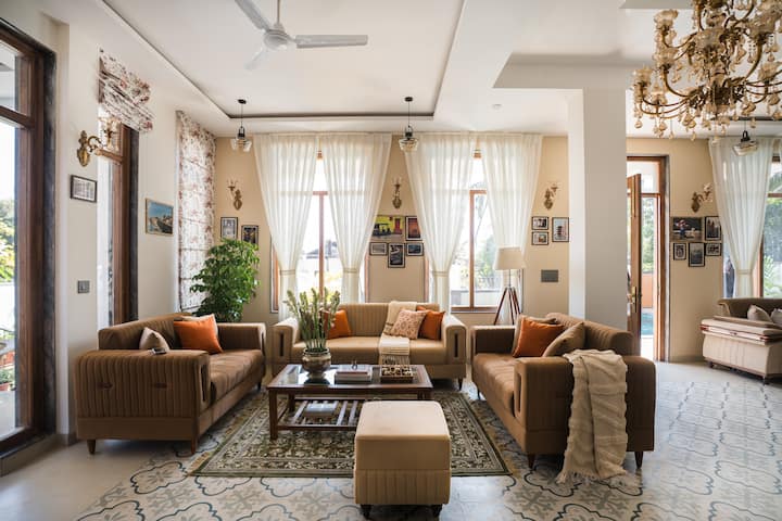 Living room image 2