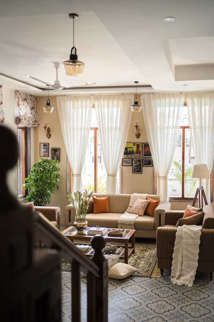 Living room image 4