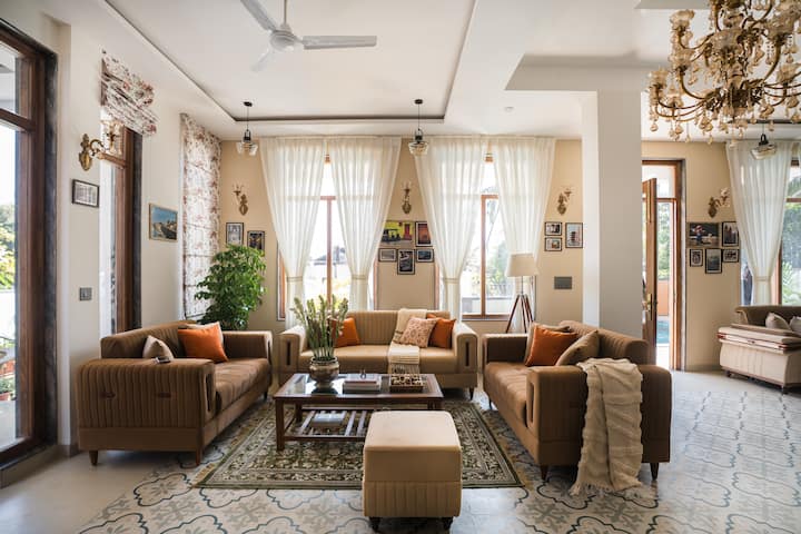 Living room image 3