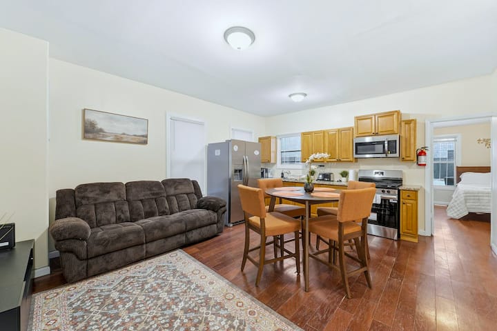 Bright & Cozy Furnished 2br | Extended Stays - 뉴어크
