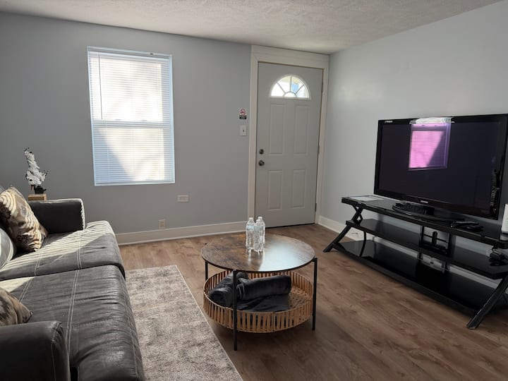 Charming Home Near I-80, Food, Downtown & Casino - Bellevue, NE
