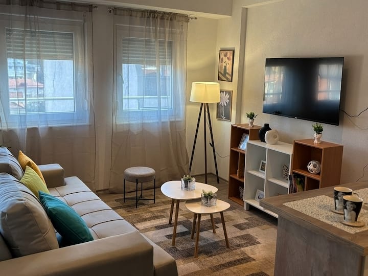 Alex's Centrally Located, Quiet And Cosy Apartment - 스코페