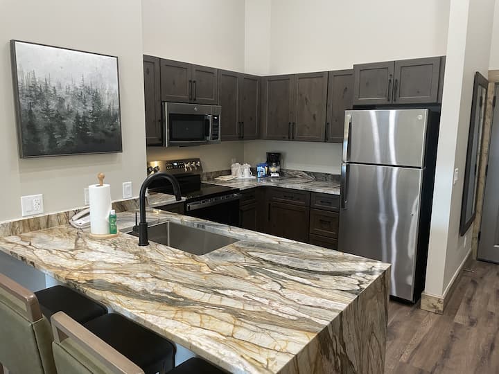 Luxury Grand Alpine Haven With Resort Amenities - Gatlinburg, TN