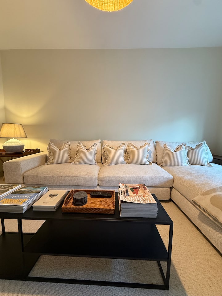 Luxurious 2 Bed Coastal Stay - Short Walk To Beach - Battle