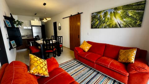 Top performing Airbnb: 2-bedroom apartment on the second floor, A/C, Wi-Fi, pool in Supermanzana 341