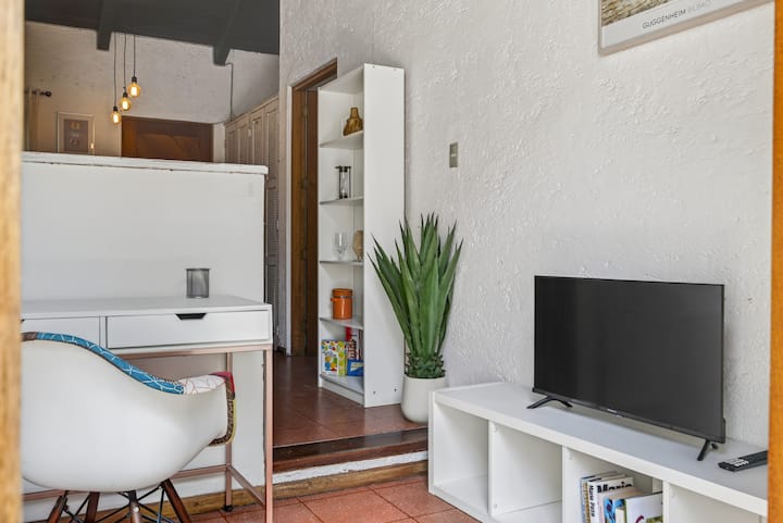 Linda Casita Cerca Del Parque Central Y Parqueo - Ciudad Vieja