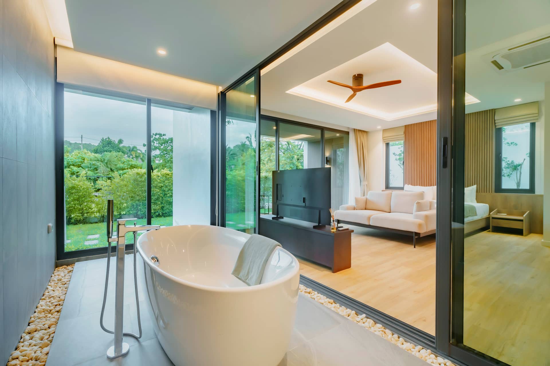 Niva Villa - Modern Private Pool with & Lake View near Phuket Town