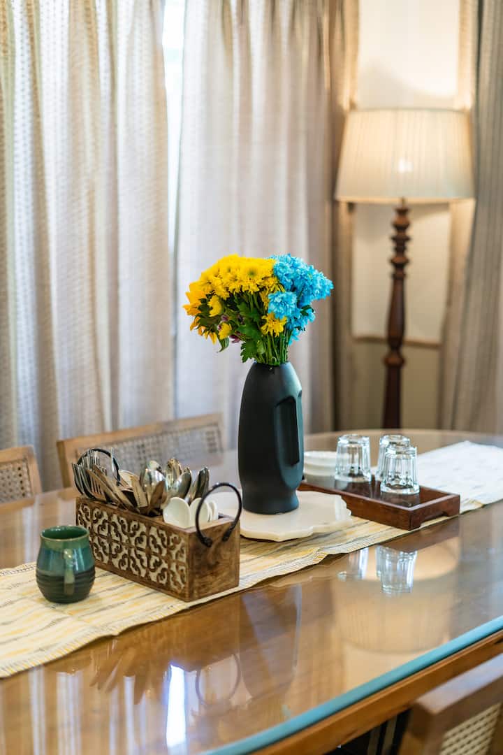 Dining area image 3