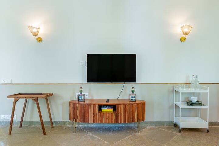 Living room image 2