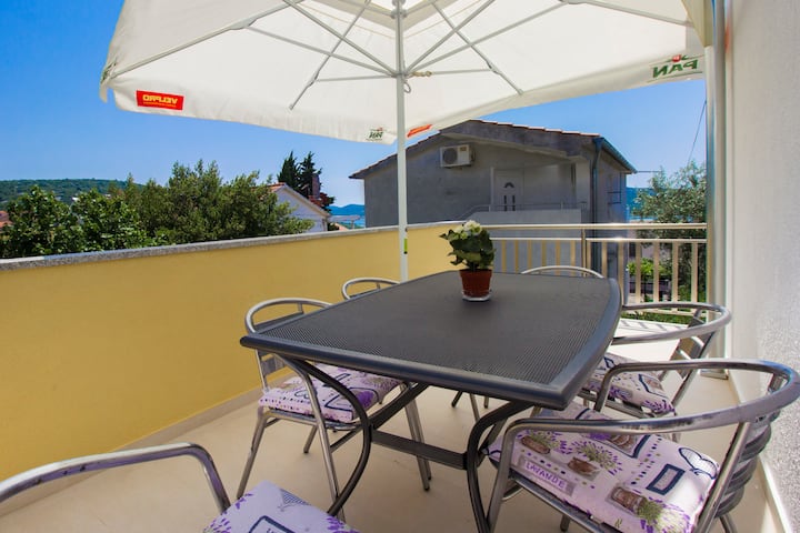 Apartment Zoran 1br W/ Sea View In Pirovac - Pirovac