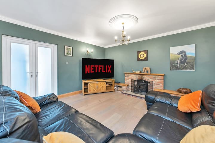 Luxury Spa House | Heated Pool | Spa Facilities - Lavenham