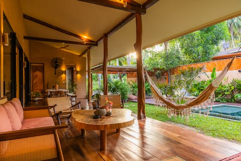 Villa Terra –Quiet Luxury Villa with Pool & Garden