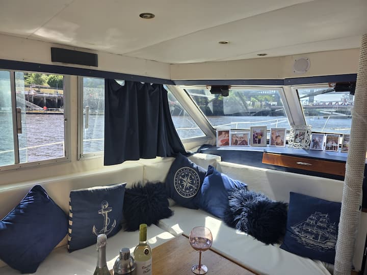 40 Foot Yacht, In The Heart Of Newcastle Quayside - Newcastle upon Tyne