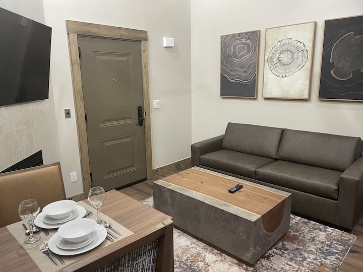 Luxury Deluxe Alpine Haven With Resort Amenities - Gatlinburg, TN
