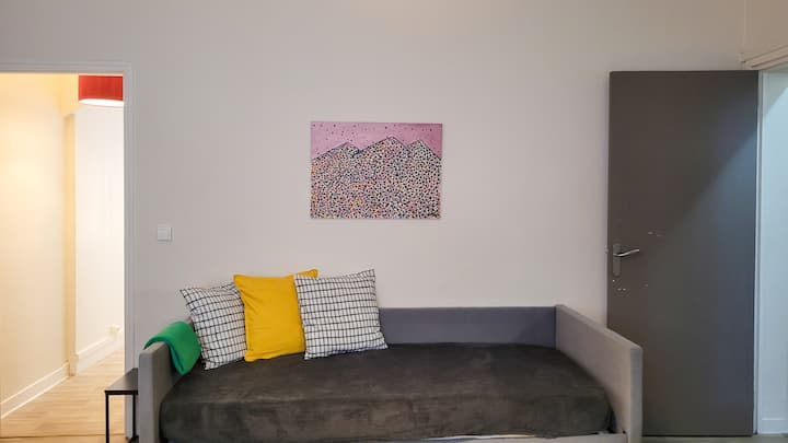 un canapé gigogne convertible offrant des couchages queen size ( 2 matelas de 90*190) pour un sommeil confortables et paisibles