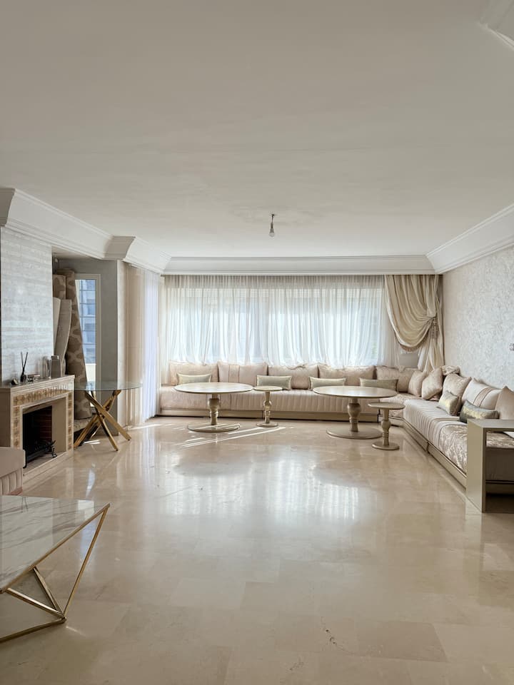 Appartement Luxueux Situé Au Centre De Casablanca - Casablanca