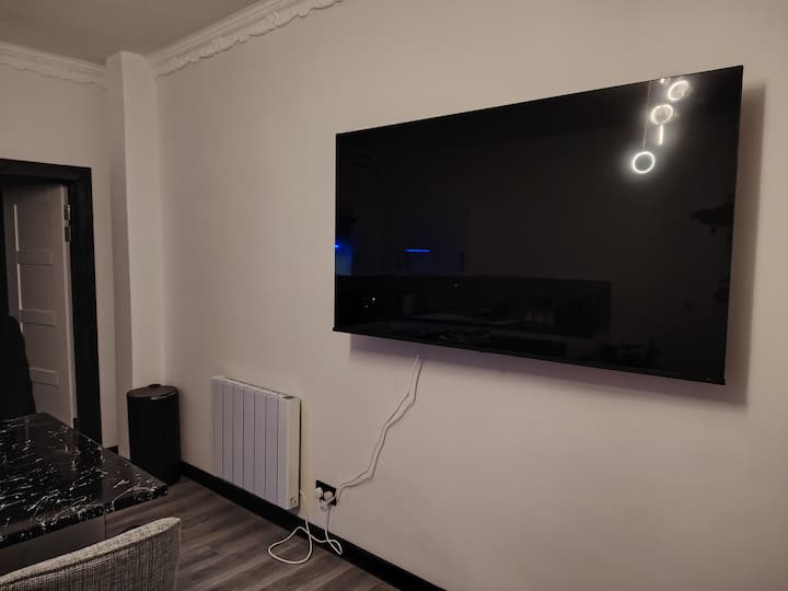 Modern Flat Near City Centre - Edinburgh