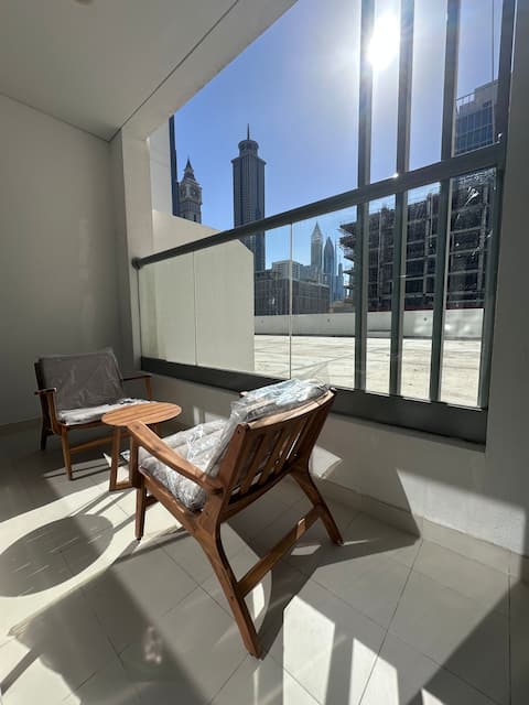 Popular Airbnb listing: Modern 1BR Near WTC & SZR with Balcony ALK5 in Trade Center First