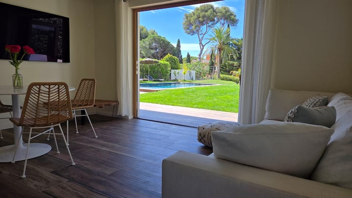 Bas De Villa Piscine Privee A 200m De La Mer - Le Pradet