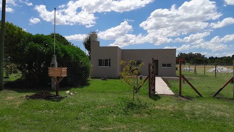 Anuncio de Airbnb popular: Excellent house to enjoy as a family. en Los Acantilados