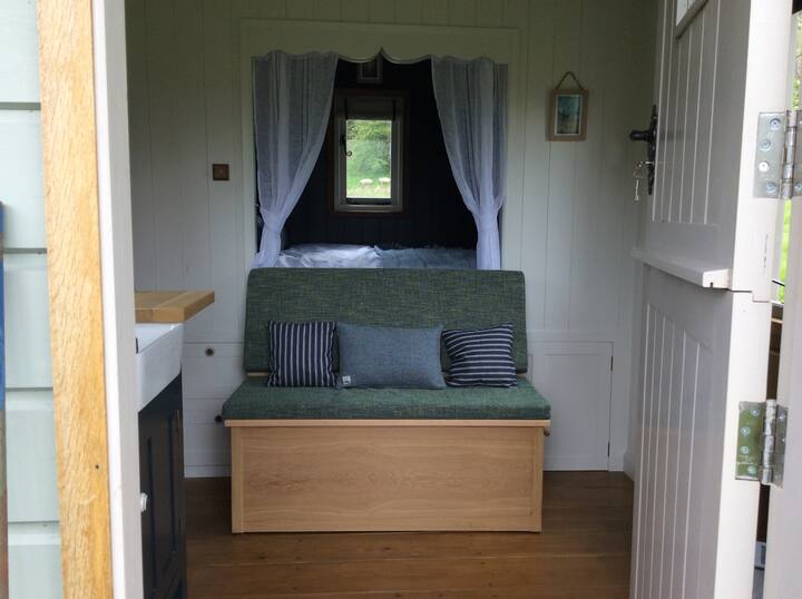 The Dove Shepherds Hut - Hartington