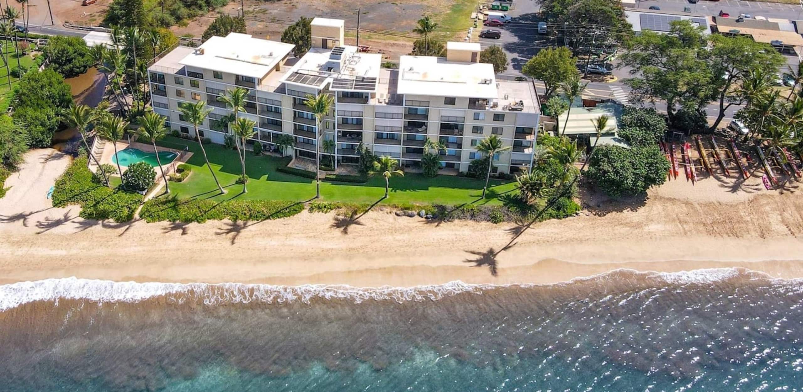 Unapologetic Oceanfront Luxury with 1,000-SF Lanai - Image 37