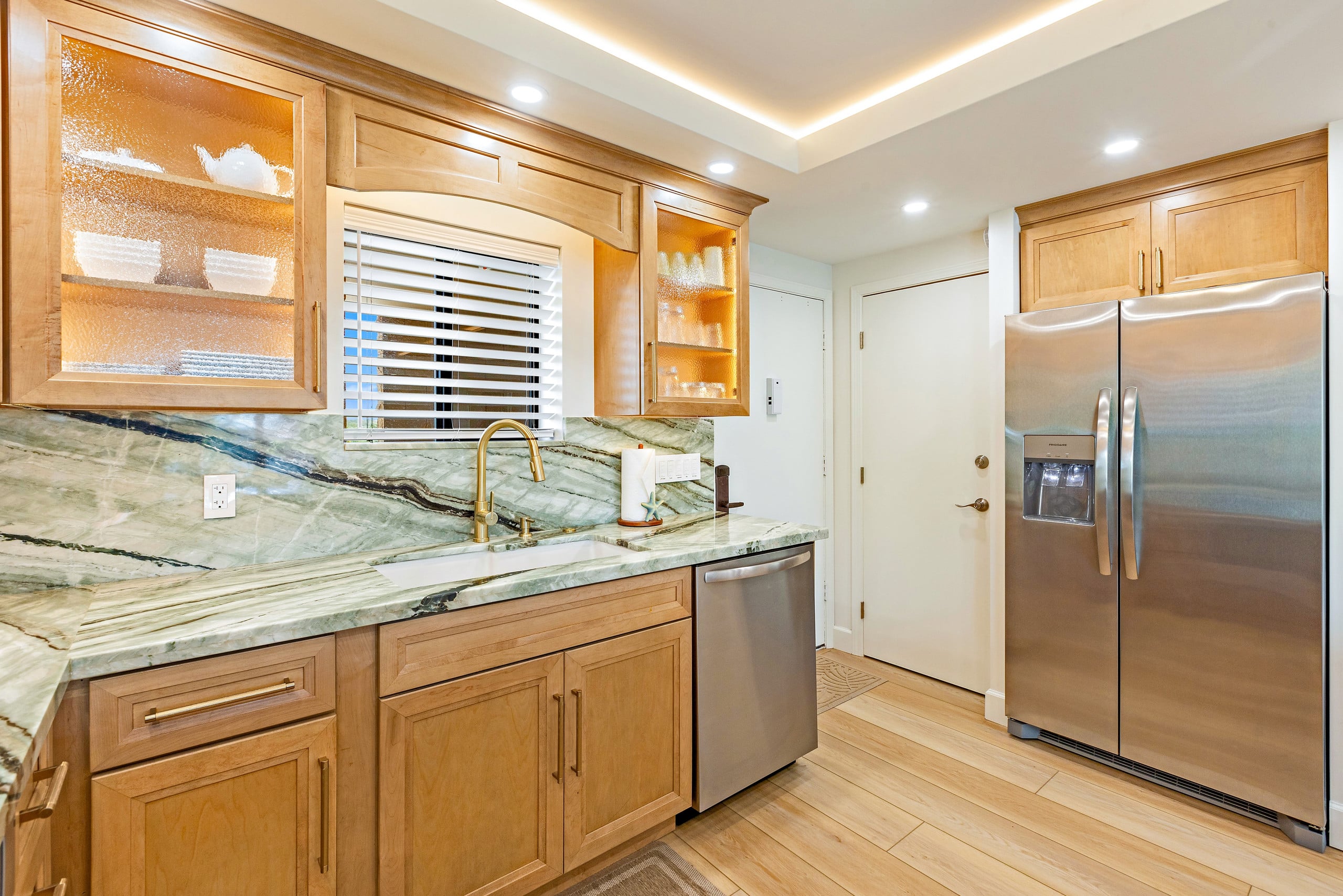 Unapologetic Oceanfront Luxury with 1,000-SF Lanai - Image 15
