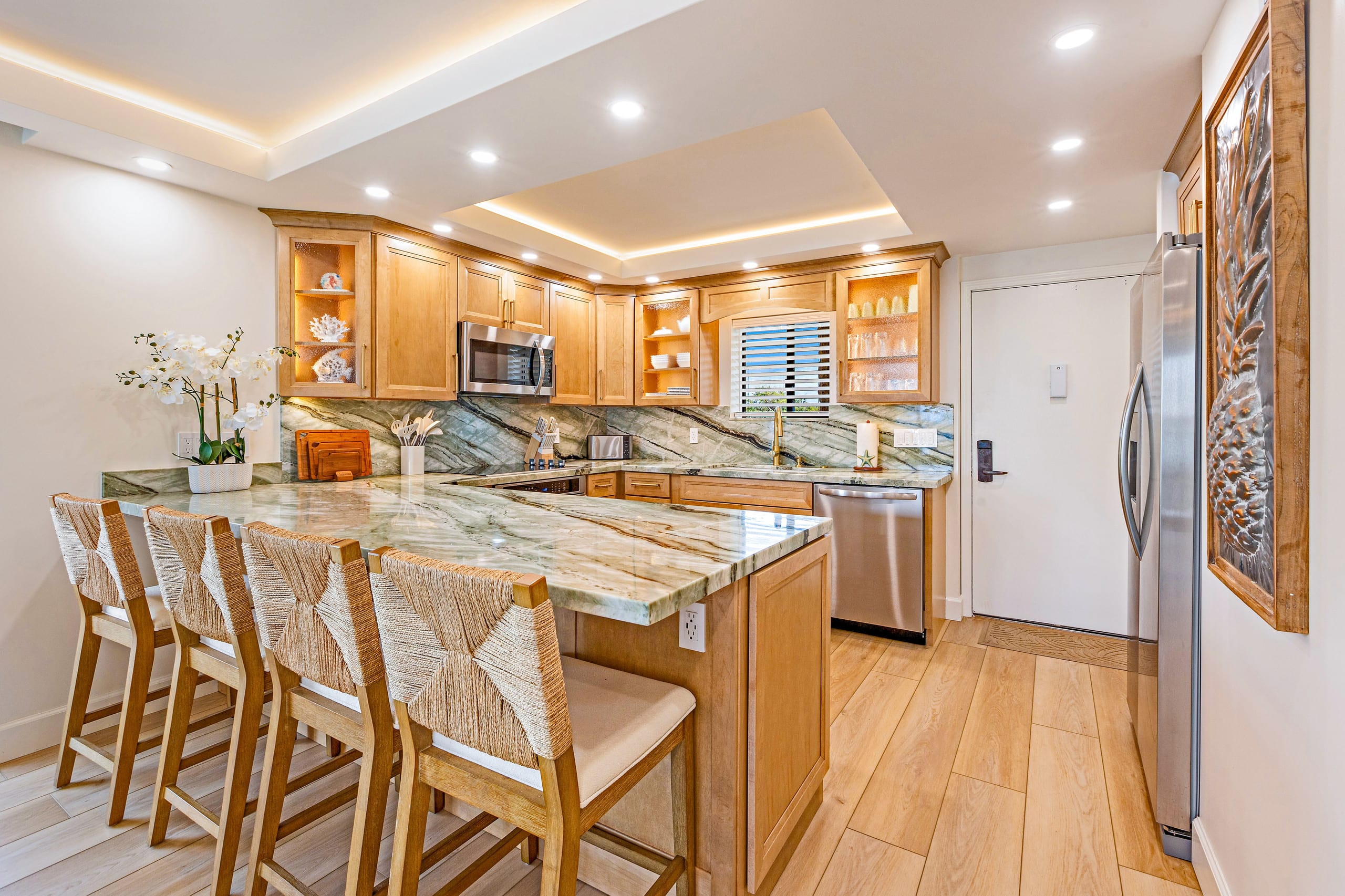 Unapologetic Oceanfront Luxury with 1,000-SF Lanai - Image 9