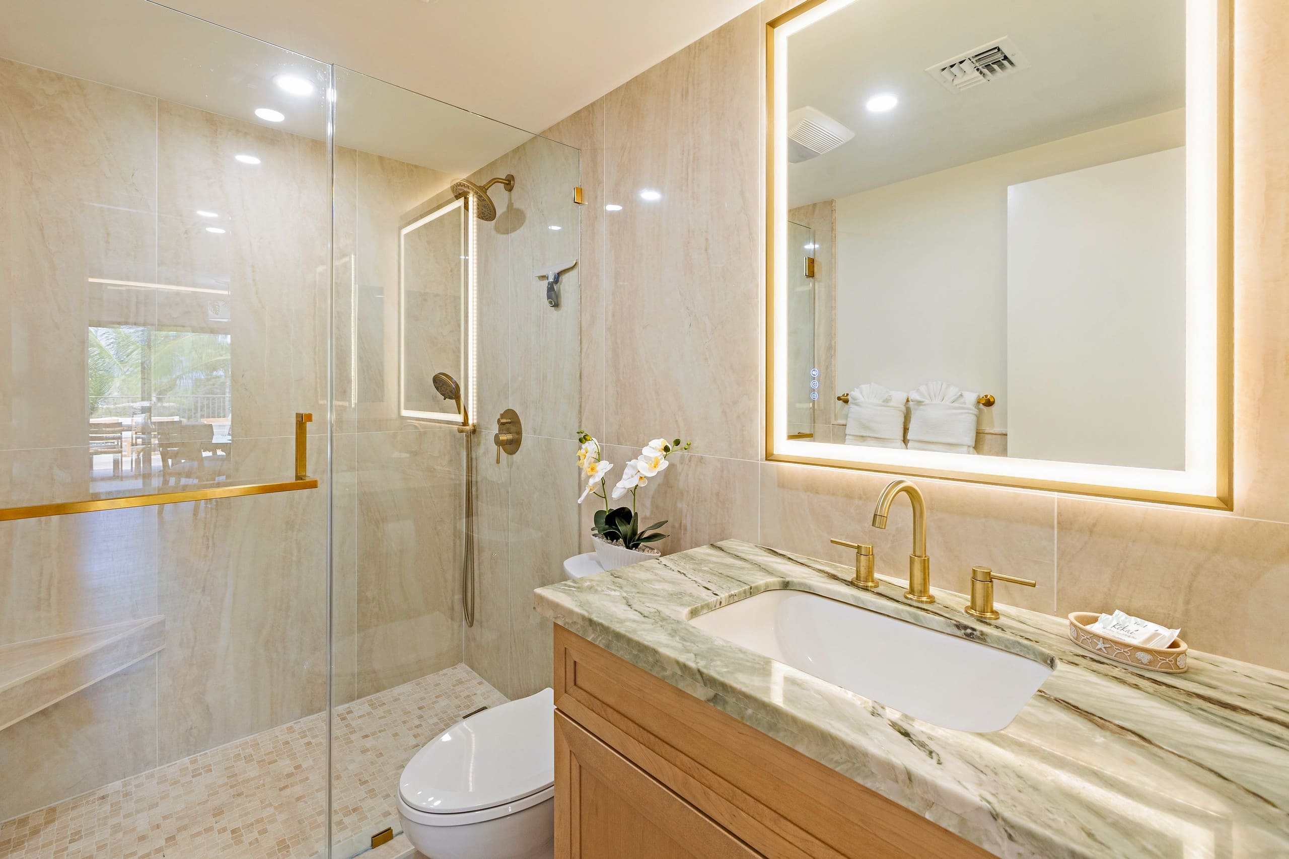 Unapologetic Oceanfront Luxury with 1,000-SF Lanai - Image 29