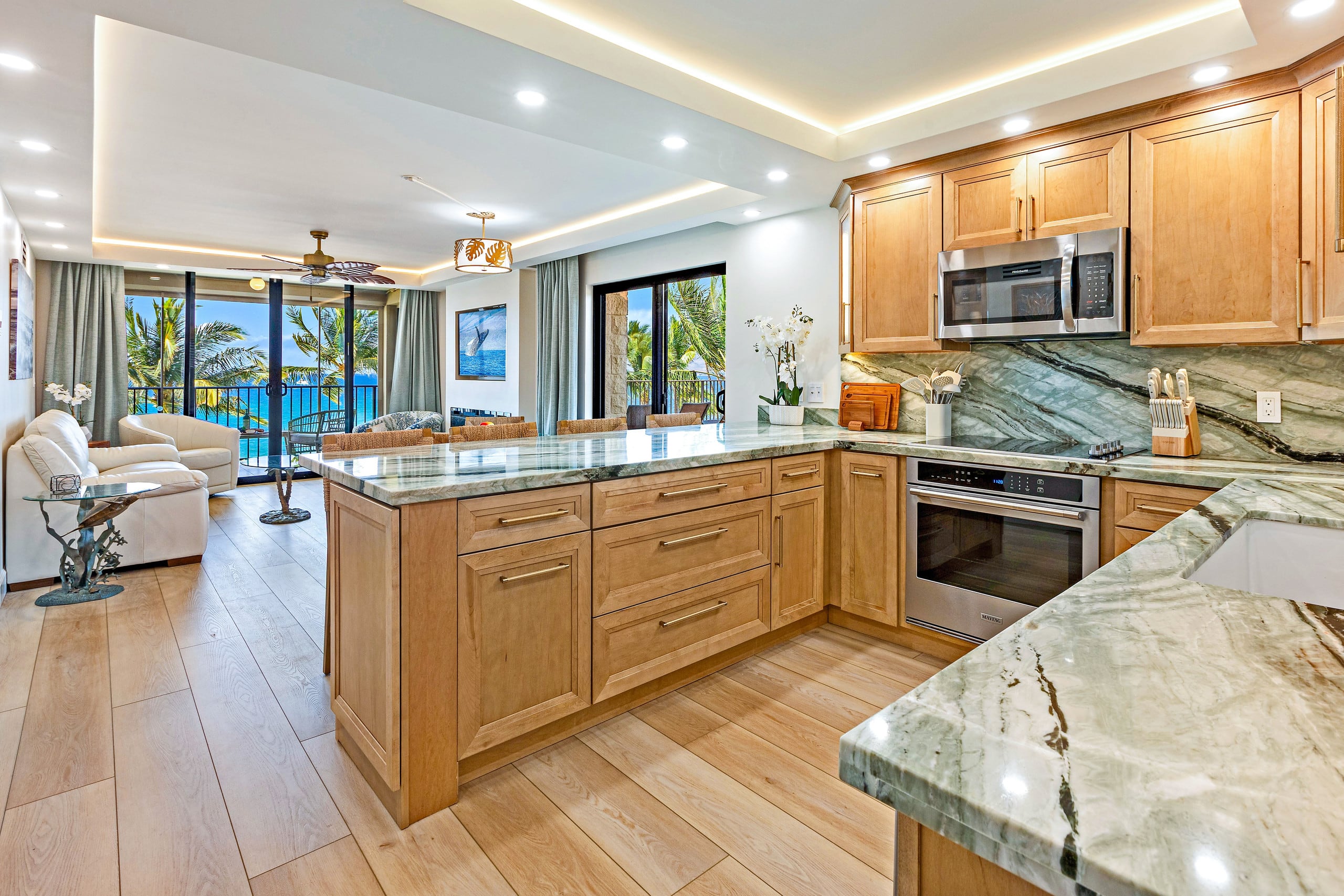 Unapologetic Oceanfront Luxury with 1,000-SF Lanai - Image 10