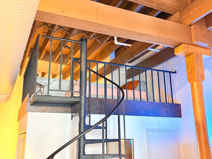 三楼开放式睡眠阁楼