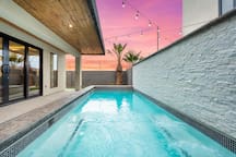 Pecan Valley Escape Swim Spa+ Sleeps 26