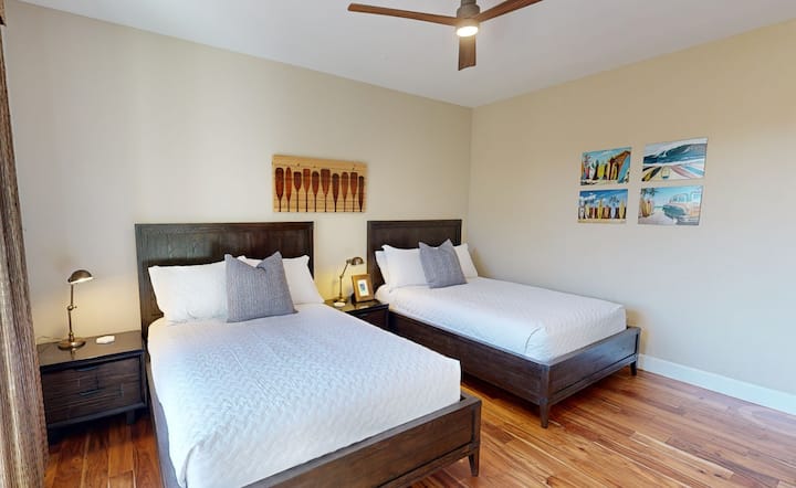 ห้องนอนที่ 2 - เตียงขนาดใหญ่ 2 เตียง (เตียงคู่) และใช้ลาไนร่วมกันได้