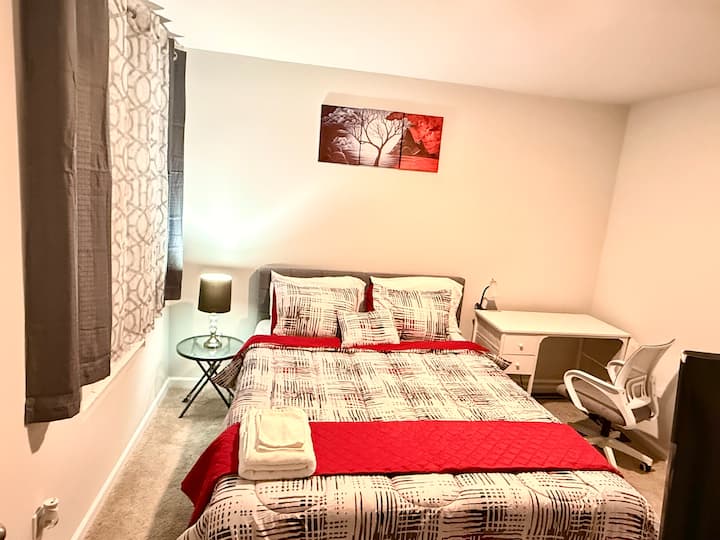 Bethesda Room In New Home - Richmond Hill, GA