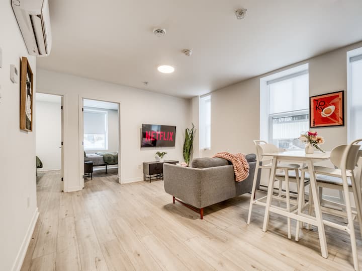 Beautiful 2br In The Heart Of Downtown Montreal - Montreal
