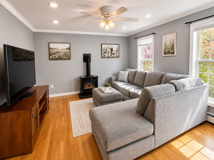 South Kingston Getaway Near Beaches W/ Game Room - Narragansett, RI
