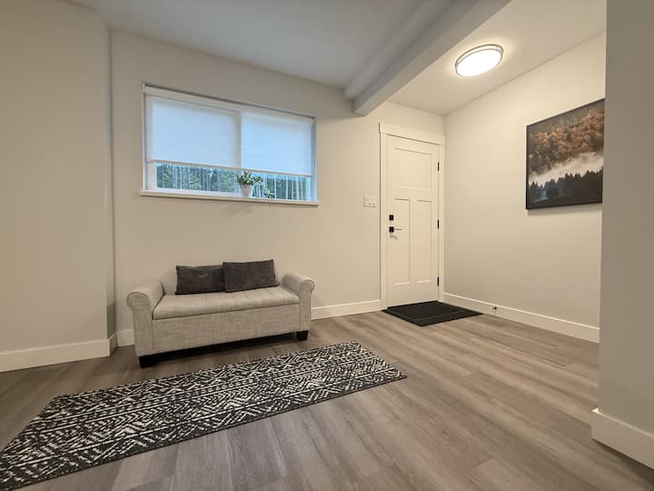 New Suite Close To Air Port, Trails Beaches & More - Ladysmith