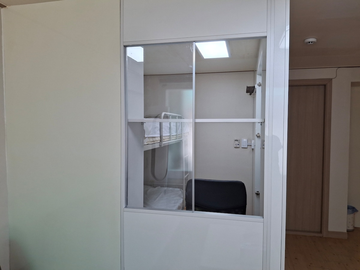 سرير بطابقين/غرفة دراسة سطح المكتب