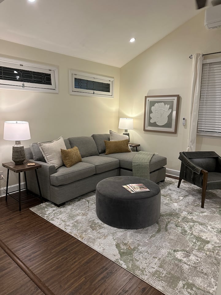 The Shady Oak Cottage - Cozy Vahi Retreat - Atlanta, GA