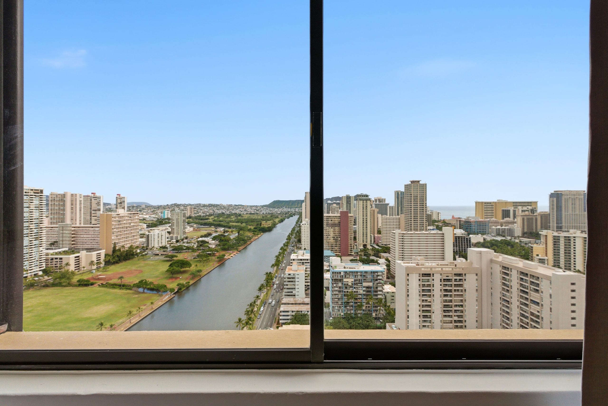 [New] Ocean View 2 bedroom 2 bath in Waikiki - Photo 39