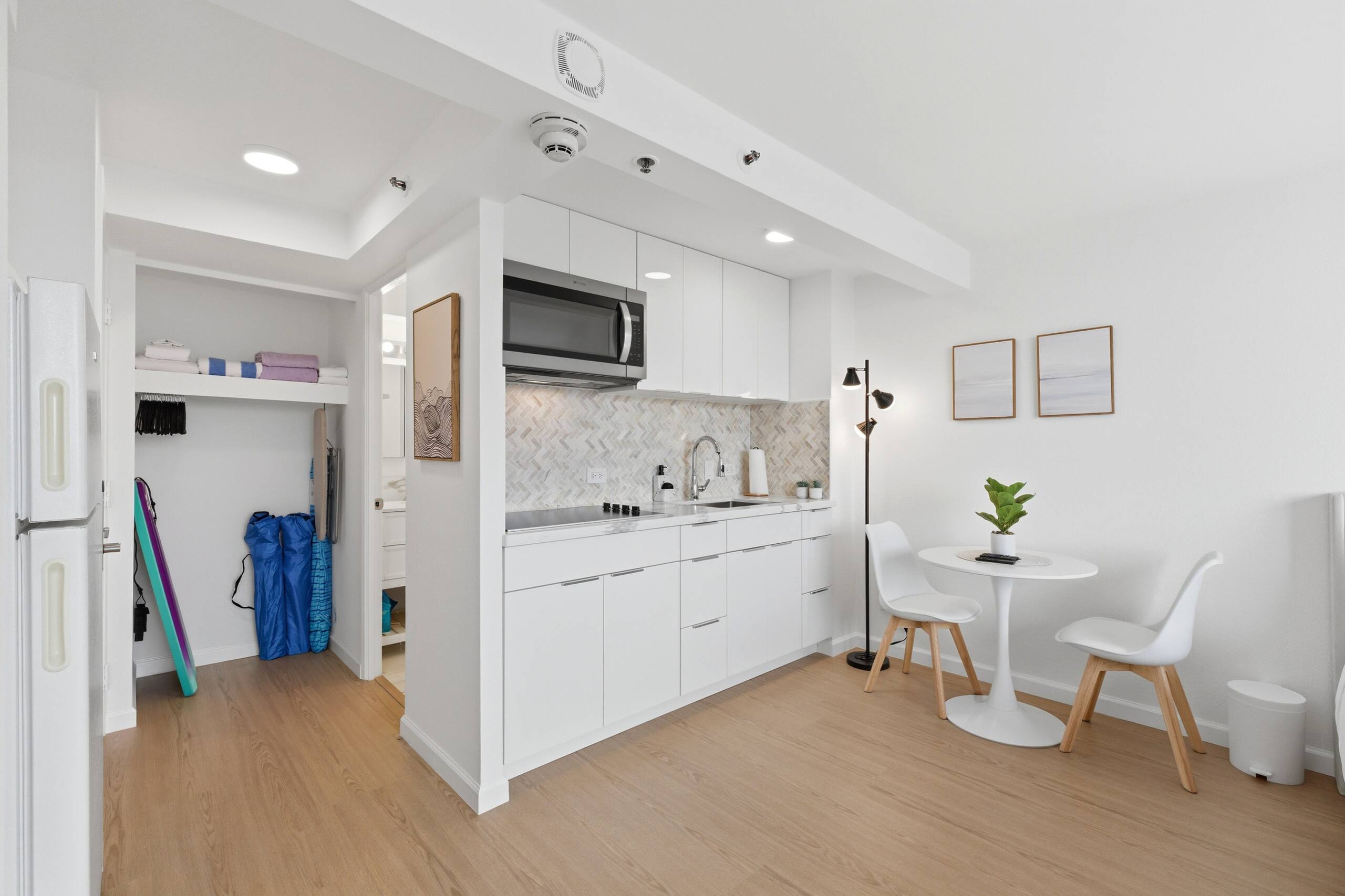 [New] Ocean View 2 bedroom 2 bath in Waikiki - Photo 9